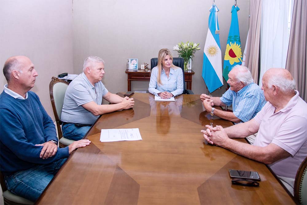 Directivos de la Carboni se reunieron con Jantus y Marisa Fassi para pulir detalles del acuerdo.