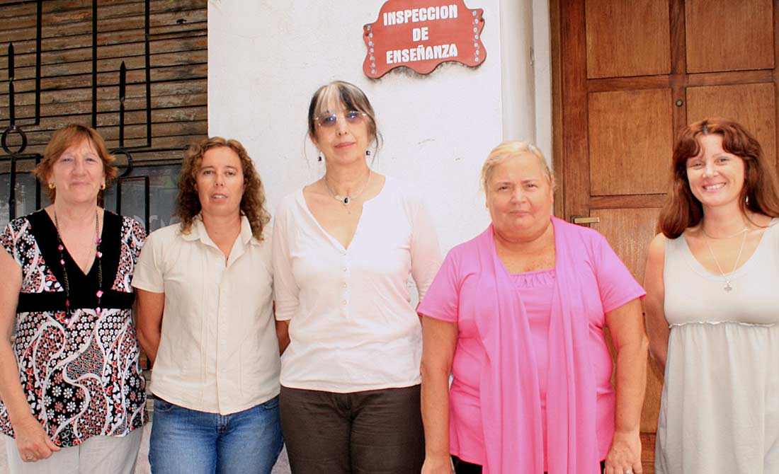 Ana María Gérez junto a las demás inspectoras de área. Archivo InfoCañuelas.