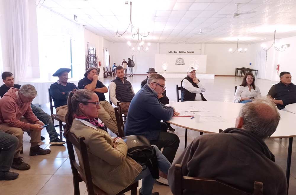 La asamblea previa a la votación.
