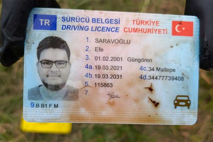 Licencia de conducir de la víctima.