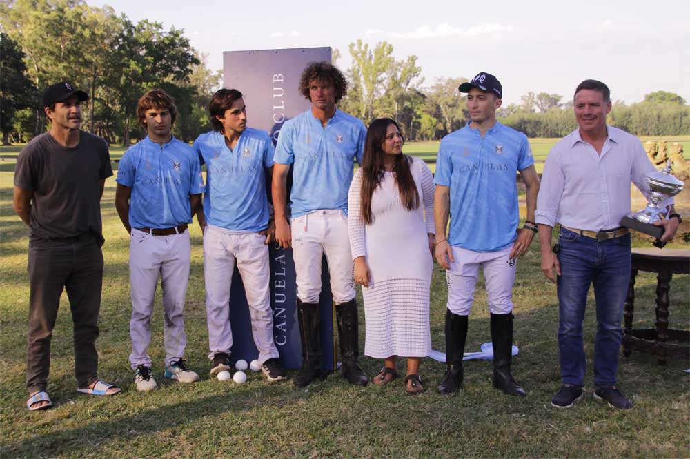 Adolfo Cambiaso acompañó el partido inaugural.
