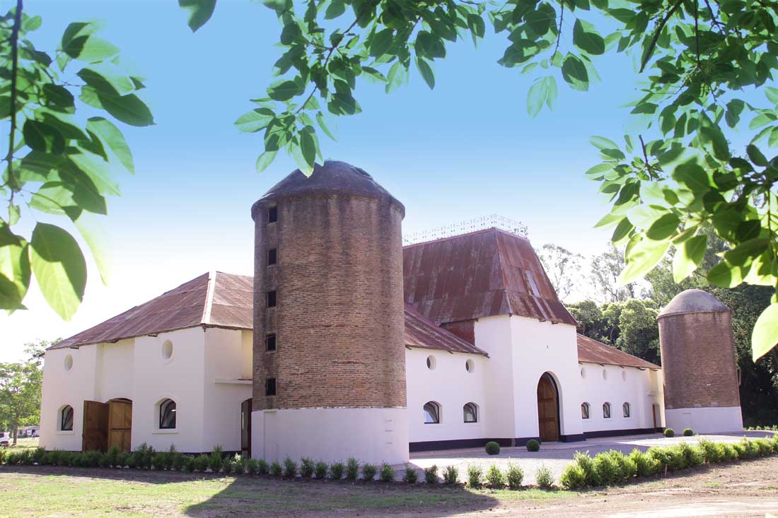 El galpón, en proceso de restauración.