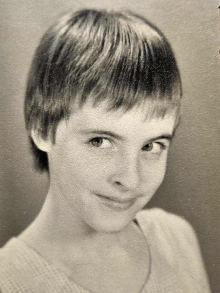 Retrato de Ana María a los 10 años. Durante algún tiempo la imagen se exhibió en la vidriera de Foto FAM.