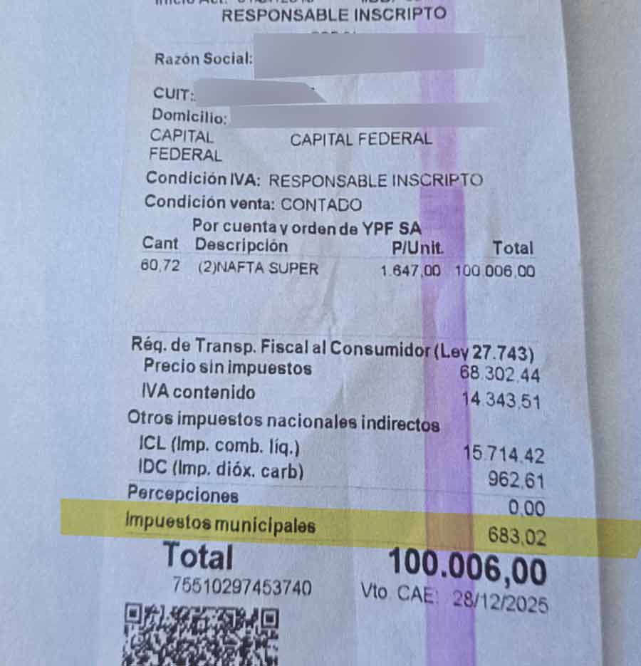El impuesto municipal a los combustibles, tal como aparece en el ticket de un estación de servicio de Las Heras, donde rige un sobrecargo del 1 %. De cada 100 mil pesos de facturación van casi 700 para la comuna.