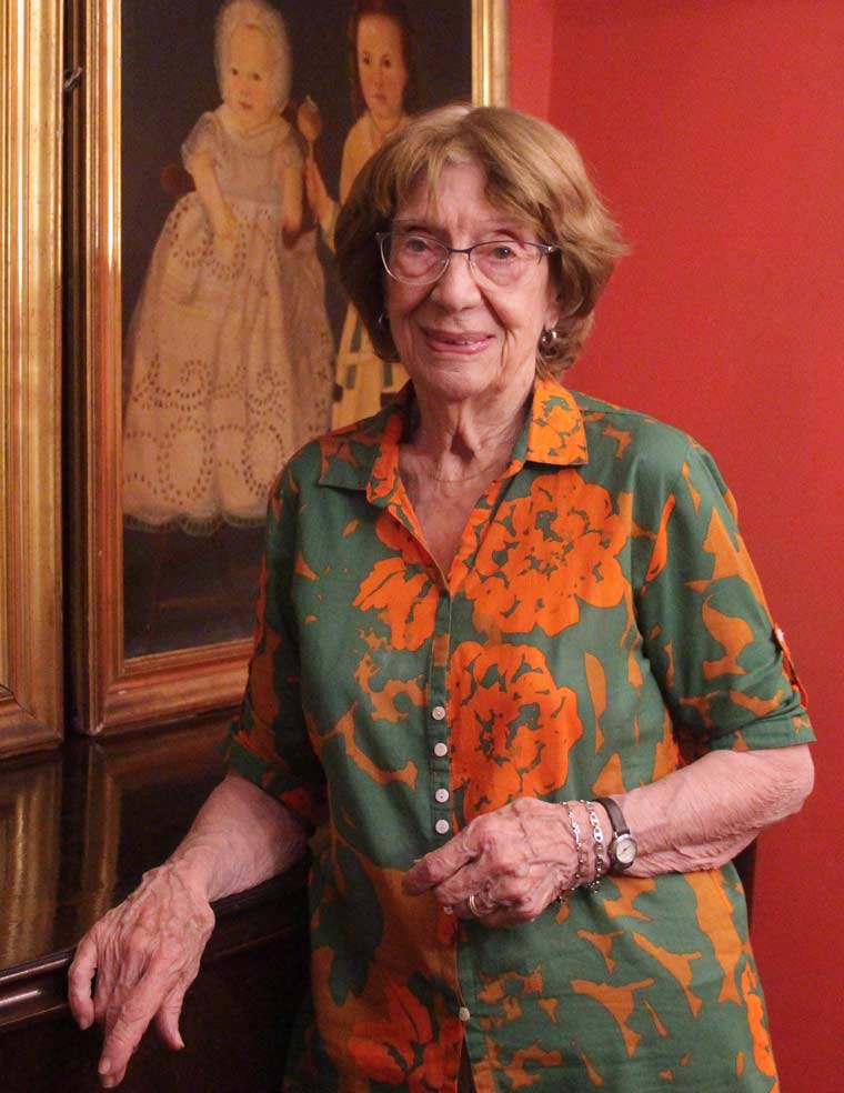 Emma Jamardo desciende de Justo Alfredo, el duodécimo hijo del Dr. Acuña.