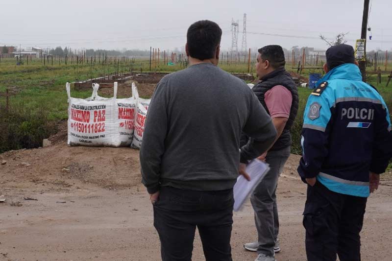 Parte de los materiales incautados en el lugar.