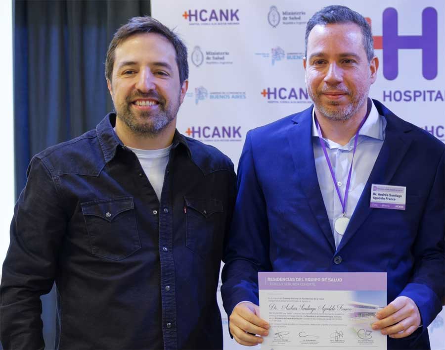 El Dr. Andrés Agudelo Franco junto al ministro de Salud.