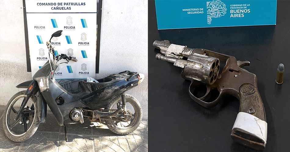 La moto y el arma del detenido.